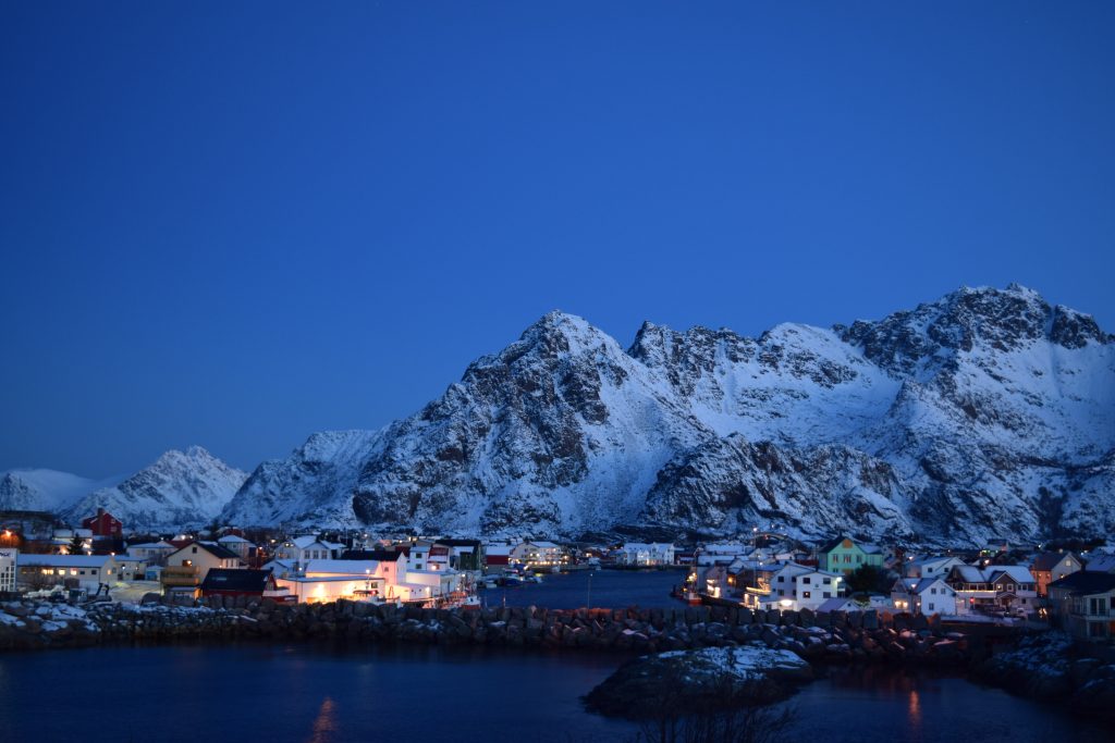 Uno scorcio delle isole Lofoten alle 10 del mattino