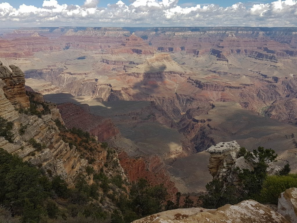 Una visuale del Grand Canyon dall'alto.