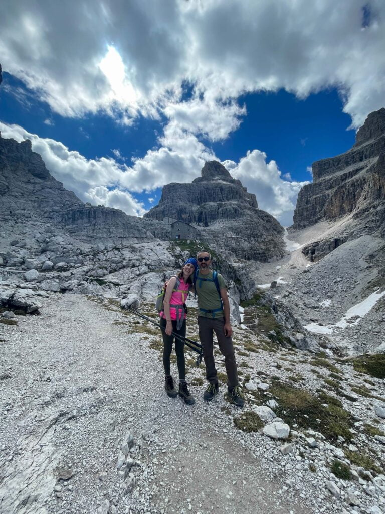 Io e Valerio verso il rifugio Pedrotti.